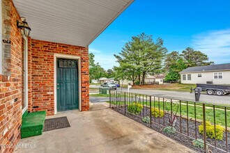 14 Santiago Dr W in Toms River, NJ - Building Photo - Building Photo