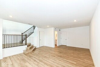 9312 Clarendon Dr in Fishers, IN - Building Photo - Building Photo