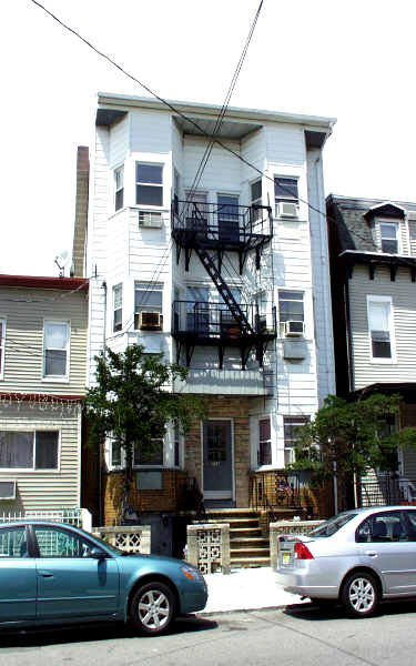 253 Sherman Ave in Jersey City, NJ - Building Photo - Building Photo