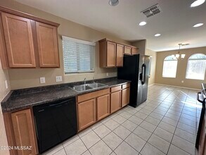 6258 W Yew Pine Way in Tucson, AZ - Building Photo - Building Photo
