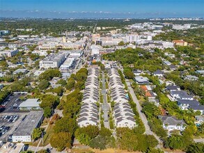 7560 SW 56th Ct in Miami, FL - Building Photo - Building Photo