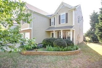 1364 Glenover Way in Marietta, GA - Foto de edificio - Building Photo