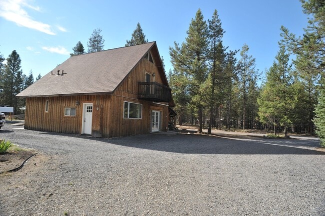 15871 Deedon Ln in La Pine, OR - Building Photo - Building Photo
