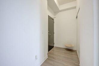 85 Duke St W in Kitchener, ON - Building Photo - Building Photo