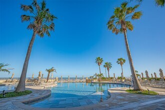 801 E Beach Dr in Galveston, TX - Building Photo - Building Photo