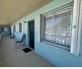 306 E Ocean Ave in Boynton Beach, FL - Foto de edificio - Building Photo