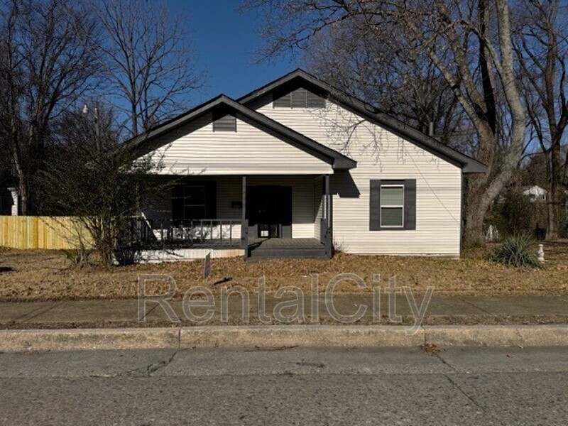 182 S Jefferson St in Ripley, TN - Building Photo