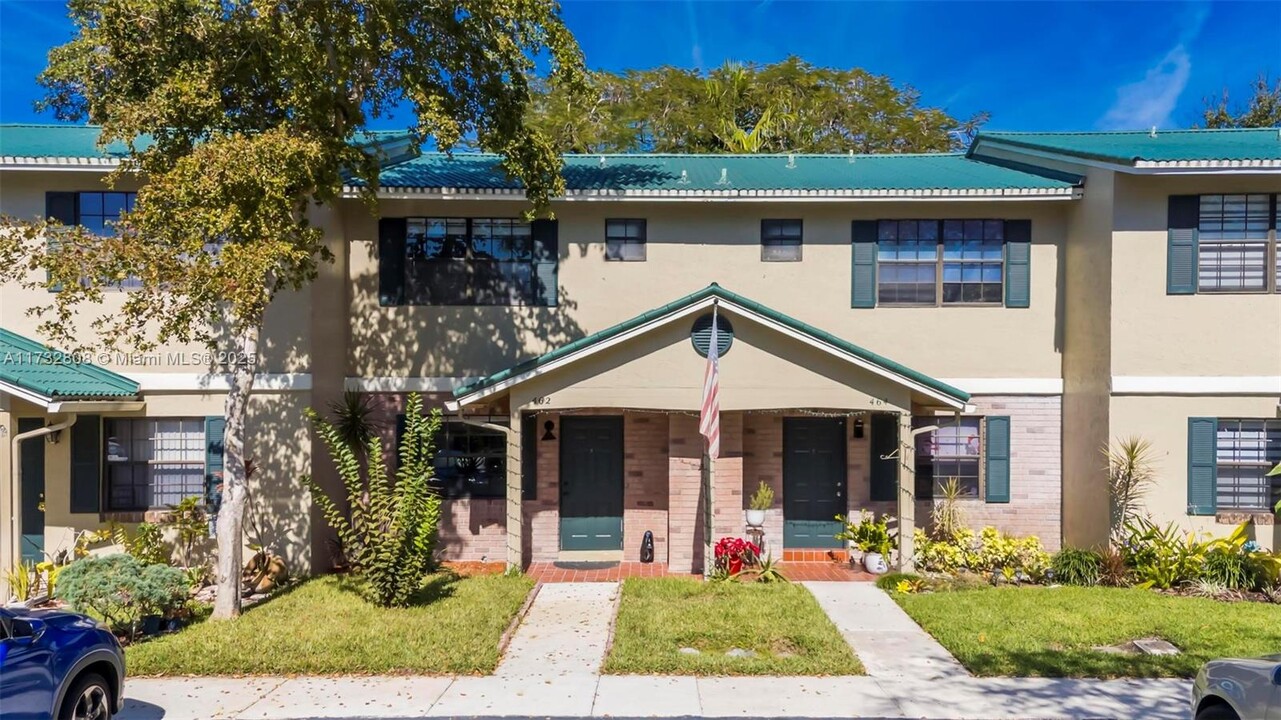 462 Westree Ln in Plantation, FL - Building Photo