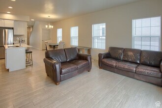 1677 Haven Pkwy in Ogden, UT - Building Photo - Building Photo