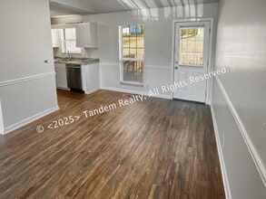 1412 Woodchimes Ct in Hermitage, TN - Foto de edificio - Building Photo