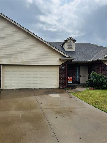 property at 1627 Summerhill Ct