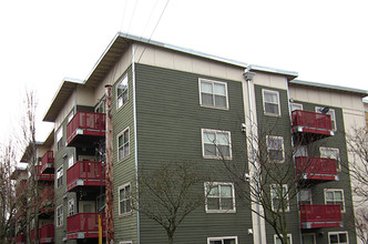 Z_Esperanza Court in Portland, OR - Foto de edificio - Building Photo