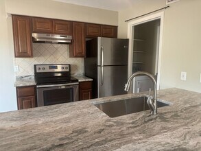 1703 Coronado Hills Dr-Unit -Unit #104 in Austin, TX - Building Photo - Building Photo