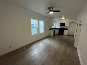 6809 West Blvd, Unit B in Inglewood, CA - Building Photo - Building Photo