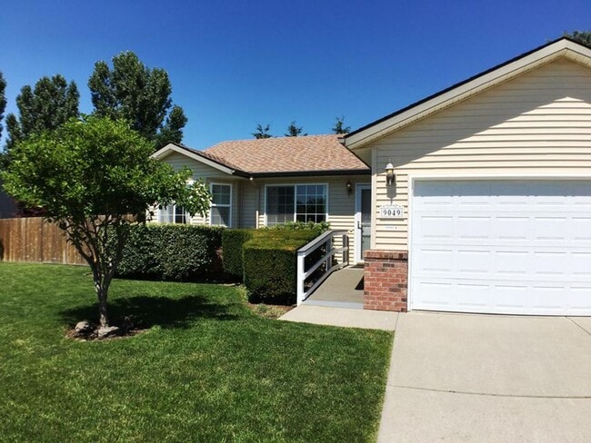 9049 Torrey Ln in Hayden, ID - Building Photo - Building Photo