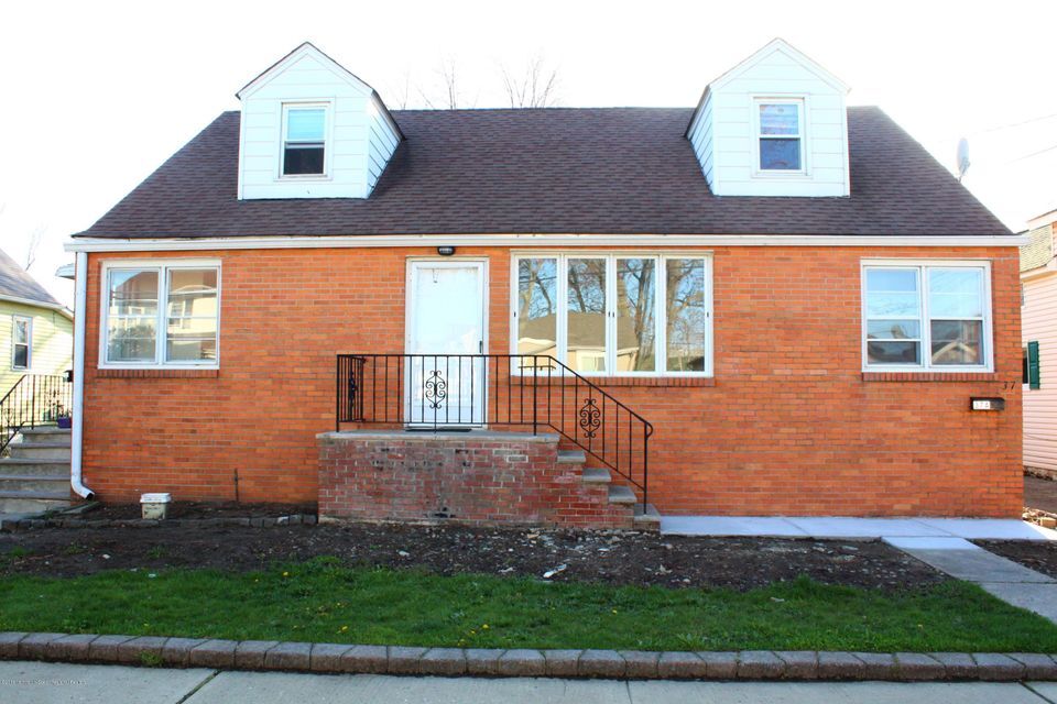 37 Myrtle Ave in Keansburg, NJ - Building Photo