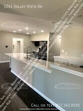 1241 Valley Vista Dr in Grapevine, TX - Building Photo - Building Photo