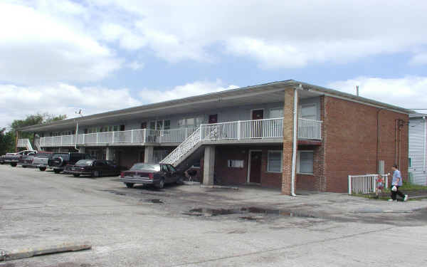 6022 Lenzi Ave in Hodgkins, IL - Building Photo - Building Photo