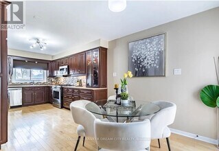 231 Elizabeth St S in Brampton, ON - Building Photo - Building Photo