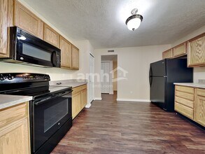 6739 Shanghai Cir in Indianapolis, IN - Building Photo - Building Photo