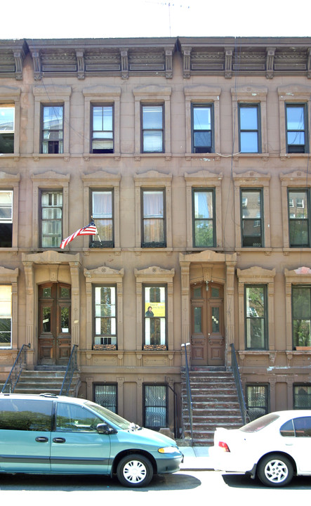 276 W 127th St in New York, NY - Building Photo