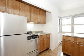 5630 N Sheridan Rd in Chicago, IL - Building Photo - Interior Photo