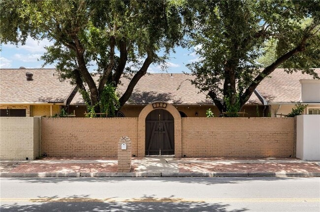 property at 4605 N 6th St