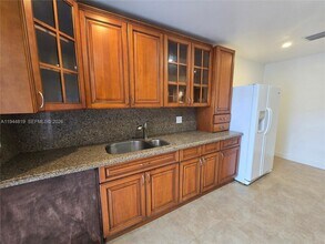 2957 SW 36th Ct, Unit 6 in Miami, FL - Building Photo - Building Photo