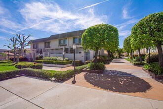 848 W Huntington Dr in Arcadia, CA - Building Photo - Building Photo