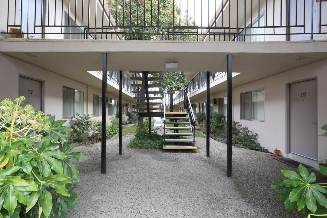 ReNew Arden in Sacramento, CA - Building Photo