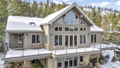 54 Bennington Ct in Reno, NV - Building Photo - Building Photo