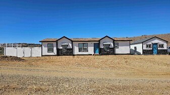 2270 S Aubrey Ave in Dewey-Humboldt, AZ - Building Photo