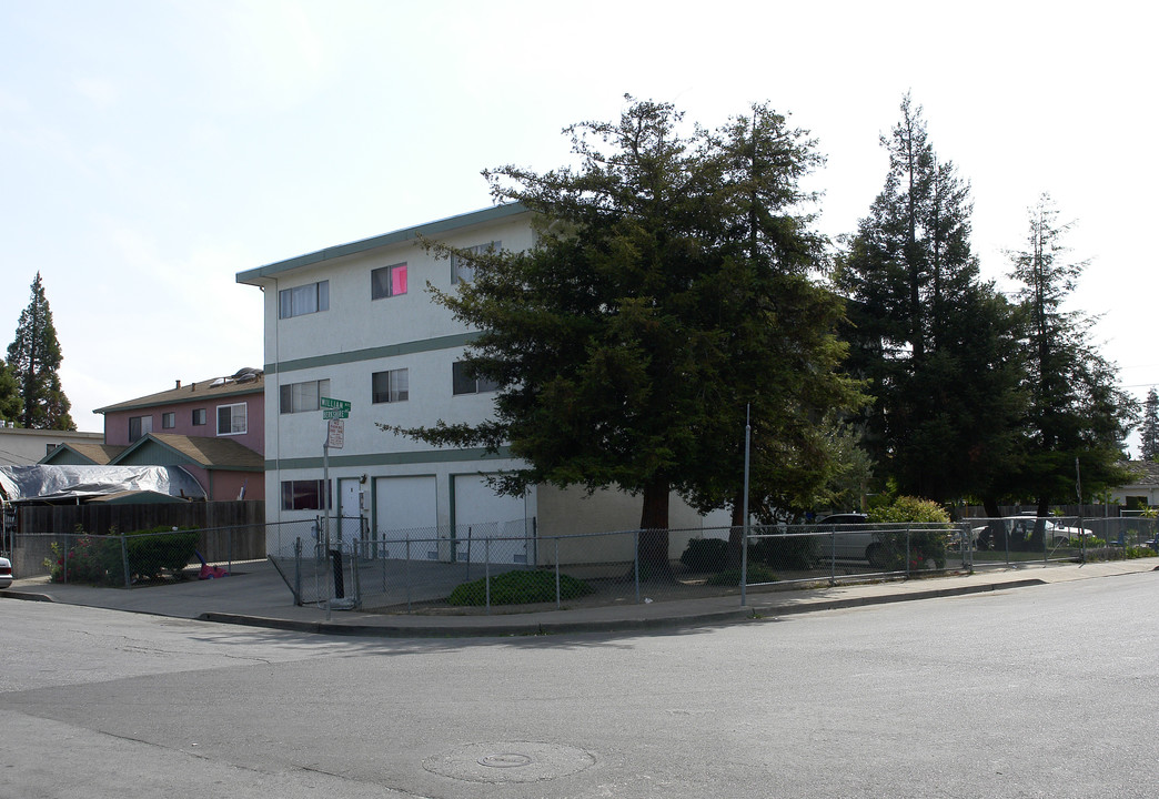 216 Berkshire Ave in Redwood City, CA - Building Photo