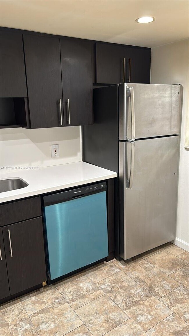 1615 Meridian Ave in Miami Beach, FL - Building Photo - Building Photo