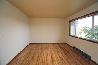 1630-1632-1632 NE 81st Ave in Portland, OR - Building Photo - Building Photo