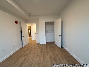 199 Gardner St in Boston, MA - Foto de edificio - Building Photo