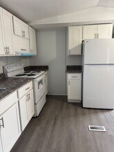 40 Friendly Cir in Hendersonville, NC - Building Photo - Building Photo