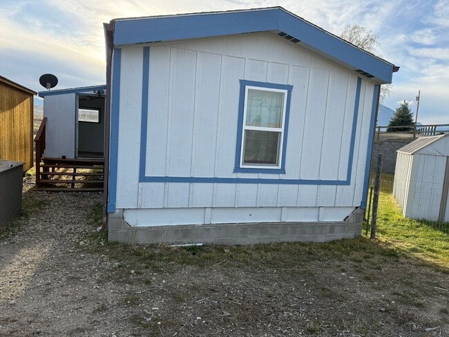 property at 275 3 Pond Dr