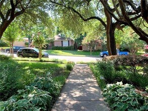 7022 Kingsbury Dr in Dallas, TX - Building Photo - Building Photo