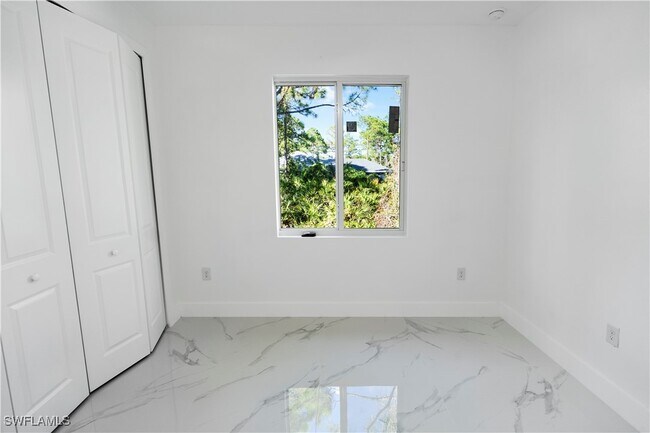 property at 918 Hollister Ave