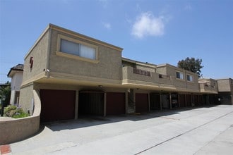 7901 Stark St in Huntington Beach, CA - Building Photo - Building Photo