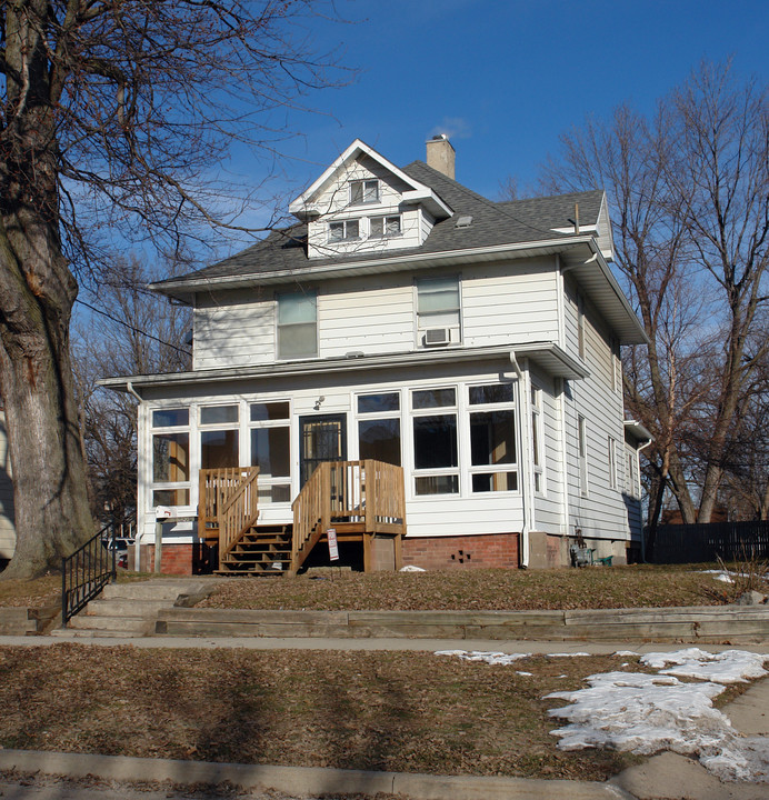 2311 Carpenter Ave in Des Moines, IA - Building Photo