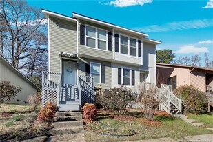 5940 Laguna Dr in Fayetteville, NC - Building Photo