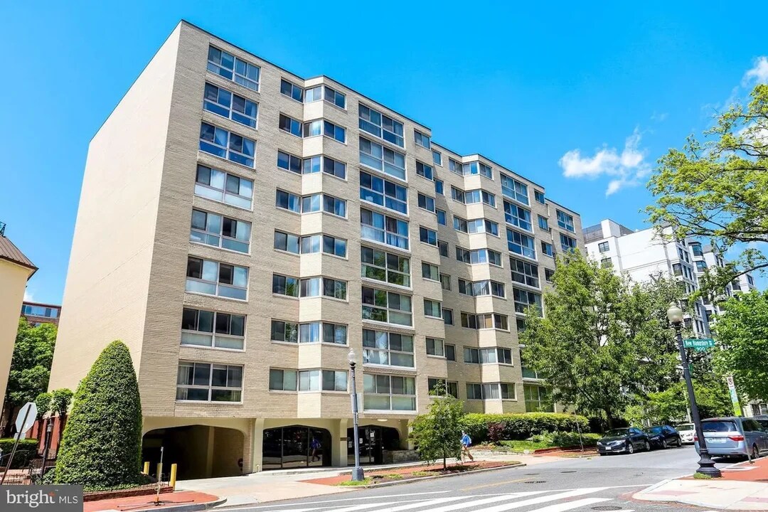 922 24th St NW, Unit 617 in Washington, DC - Building Photo
