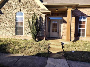 10236 Morning Hill Dr in Memphis, TN - Building Photo - Building Photo