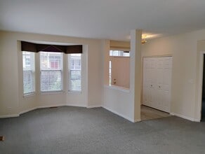 1128 Georgetown Way in Vernon Hills, IL - Building Photo - Building Photo