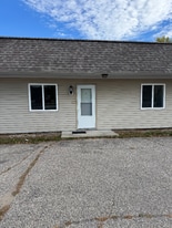3850 N Shore Dr, Unit 4 in Menominee, MI - Building Photo