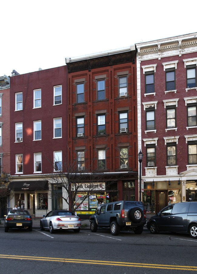 1004 Washington St in Hoboken, NJ - Foto de edificio - Building Photo