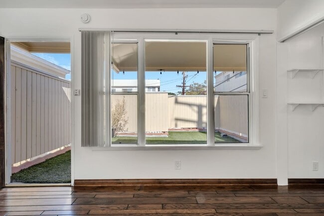 332 N La Peer Dr-Unit -Unit 1 in Beverly Hills, CA - Building Photo - Building Photo