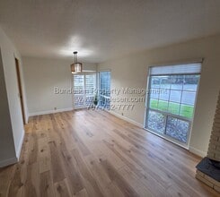 3858 Lanewood Way in Santa Rosa, CA - Building Photo - Building Photo